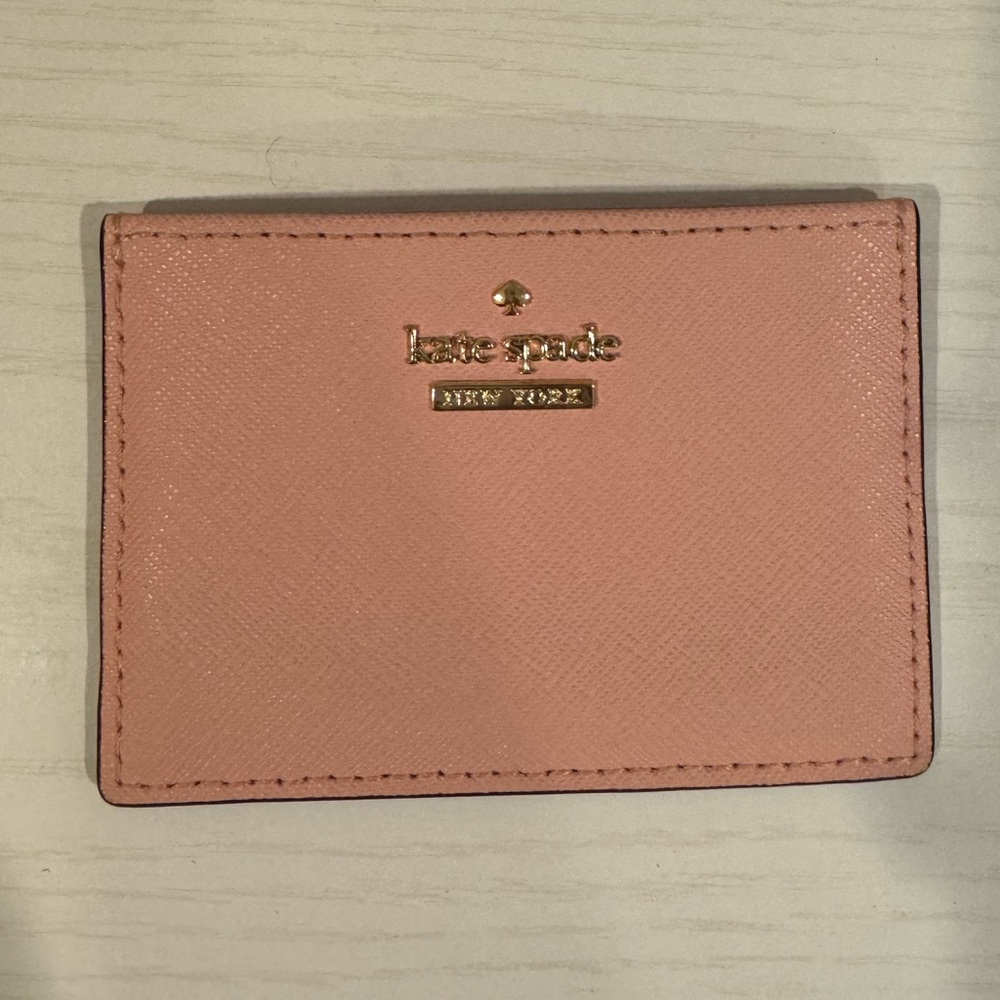 Kate Spade Wallet
Leather
Blush